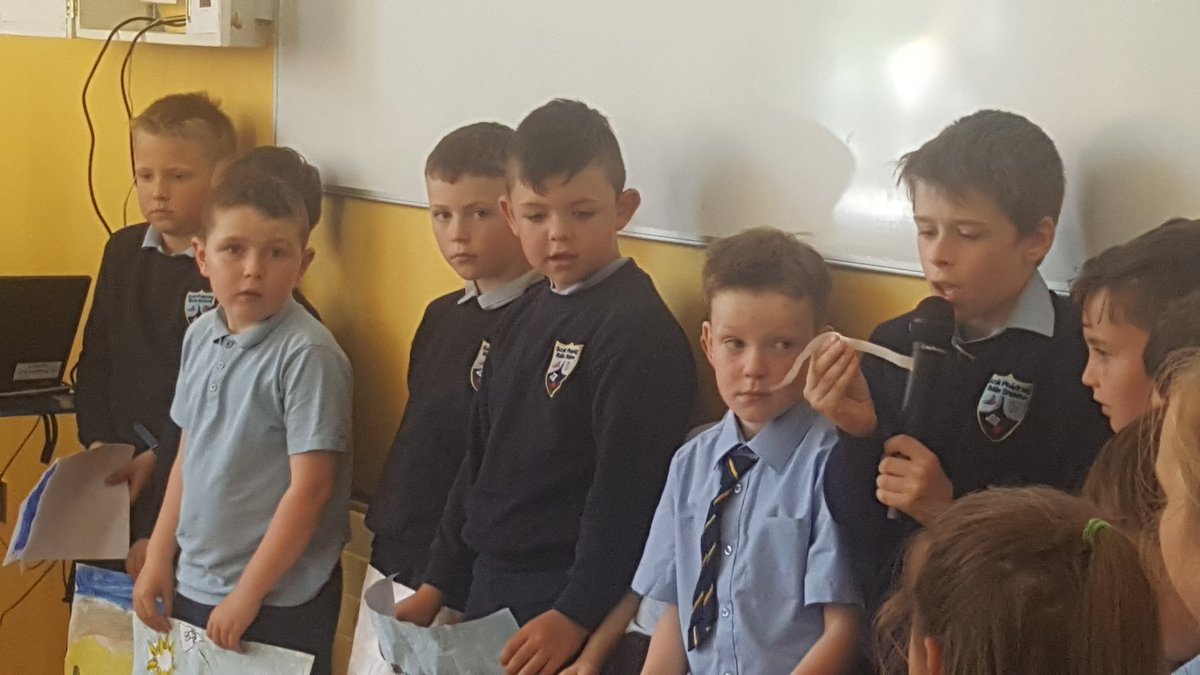 Slanens's tweet photo. Great newsround of all the happenings in @rang2slane today at assembly π #busyclass https://t.co/ljYDGXYzFL