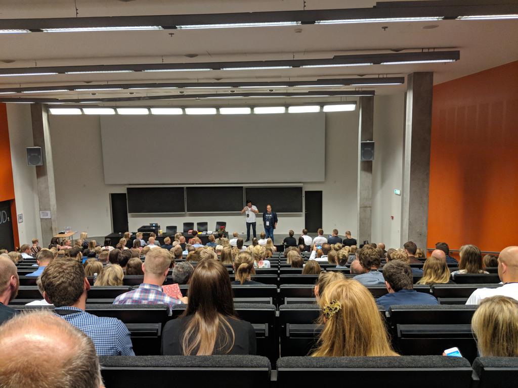 AndrewLolk's tweet photo. #mc18dk Hamrende god afslutning fra @Mortenmunster til @MarketingCampDK https://t.co/5a8wQiFEsu