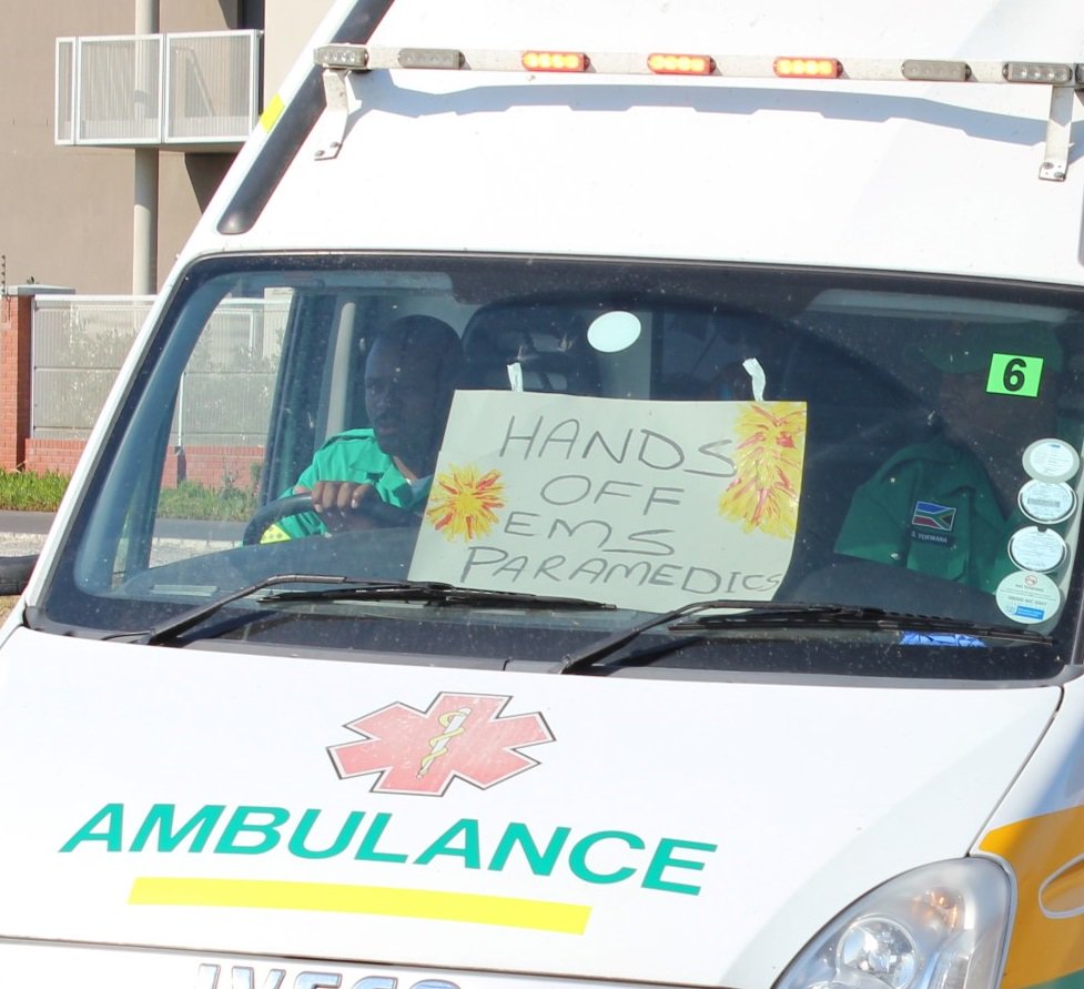 Sad to hear that one of our #HealthNET vehicles was robbed by gunpoint in #CapeTown When is it ever going to stop? #EMS #EMSAttacks #ProtectYourEMS @WCHEMS @WesternCapeGov #ProudlyGreen
