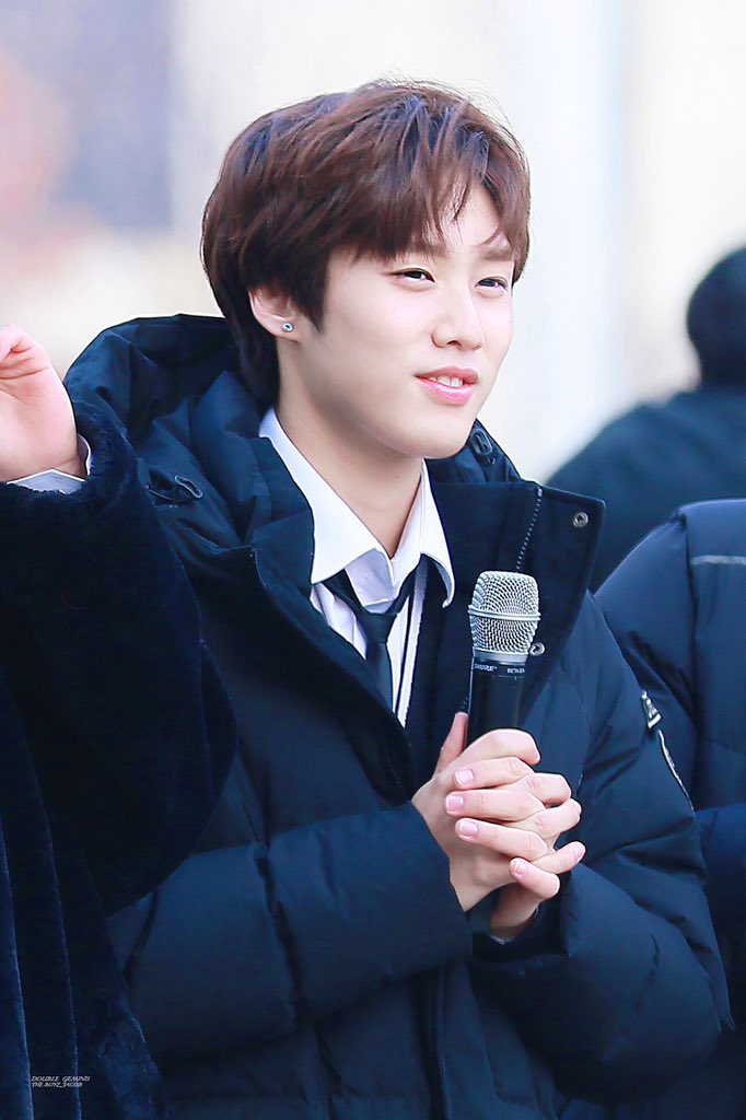 doublegemini530's tweet image. 세상에서 젤루귀여운 제이콥의 22번째 탄생일축하드려요!천사같이 아름다운마음씨갖고 내앞에 나타나준제이콥!앞으로도 우리항상꽃길만 걷기로 약속해요~ 언제나 뒤에서 응원해주는 든든한 존재가 될게요❤️
#HAPPY22THJACOBDAY 
#생일축하해_엔젤콥 
#HappyBirthdayJacob 
#더보이즈 #제이콥 #배준영