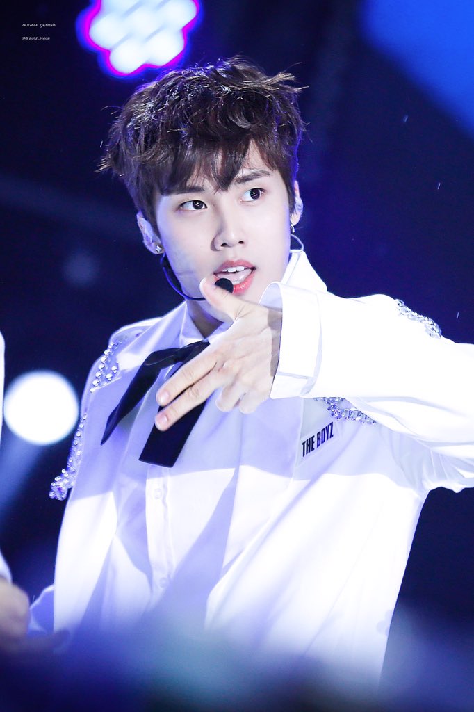 doublegemini530's tweet image. 세상에서 젤루귀여운 제이콥의 22번째 탄생일축하드려요!천사같이 아름다운마음씨갖고 내앞에 나타나준제이콥!앞으로도 우리항상꽃길만 걷기로 약속해요~ 언제나 뒤에서 응원해주는 든든한 존재가 될게요❤️
#HAPPY22THJACOBDAY 
#생일축하해_엔젤콥 
#HappyBirthdayJacob 
#더보이즈 #제이콥 #배준영