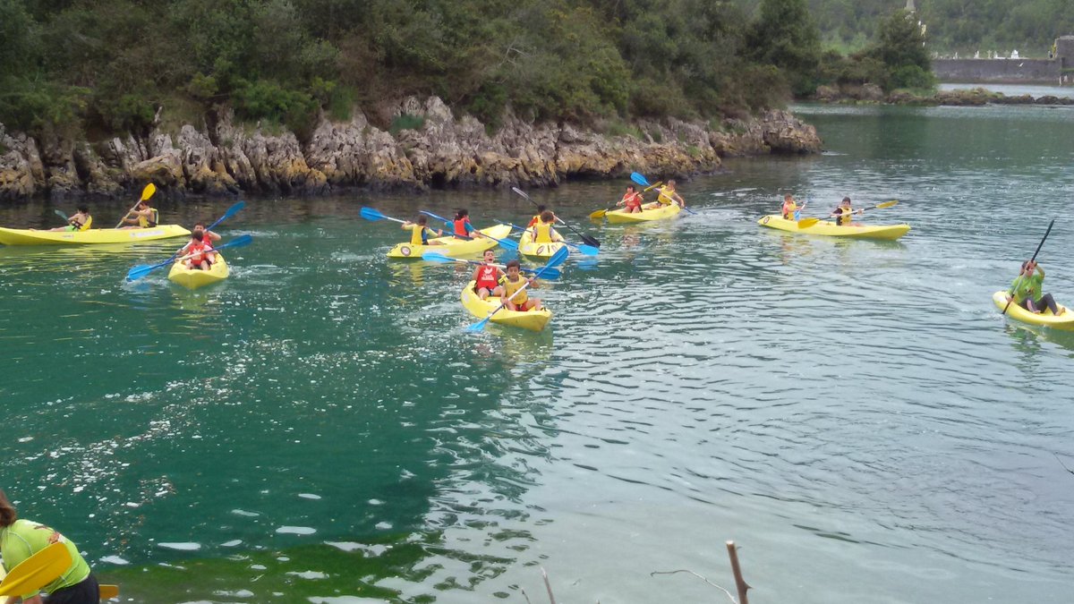 2cicloauseva1's tweet photo. En Niembro haciendo Kayak y trabajando en equipo en el agua. Todo saliendo muy bien. @ausevamaristas https://t.co/ClzV2yTK61