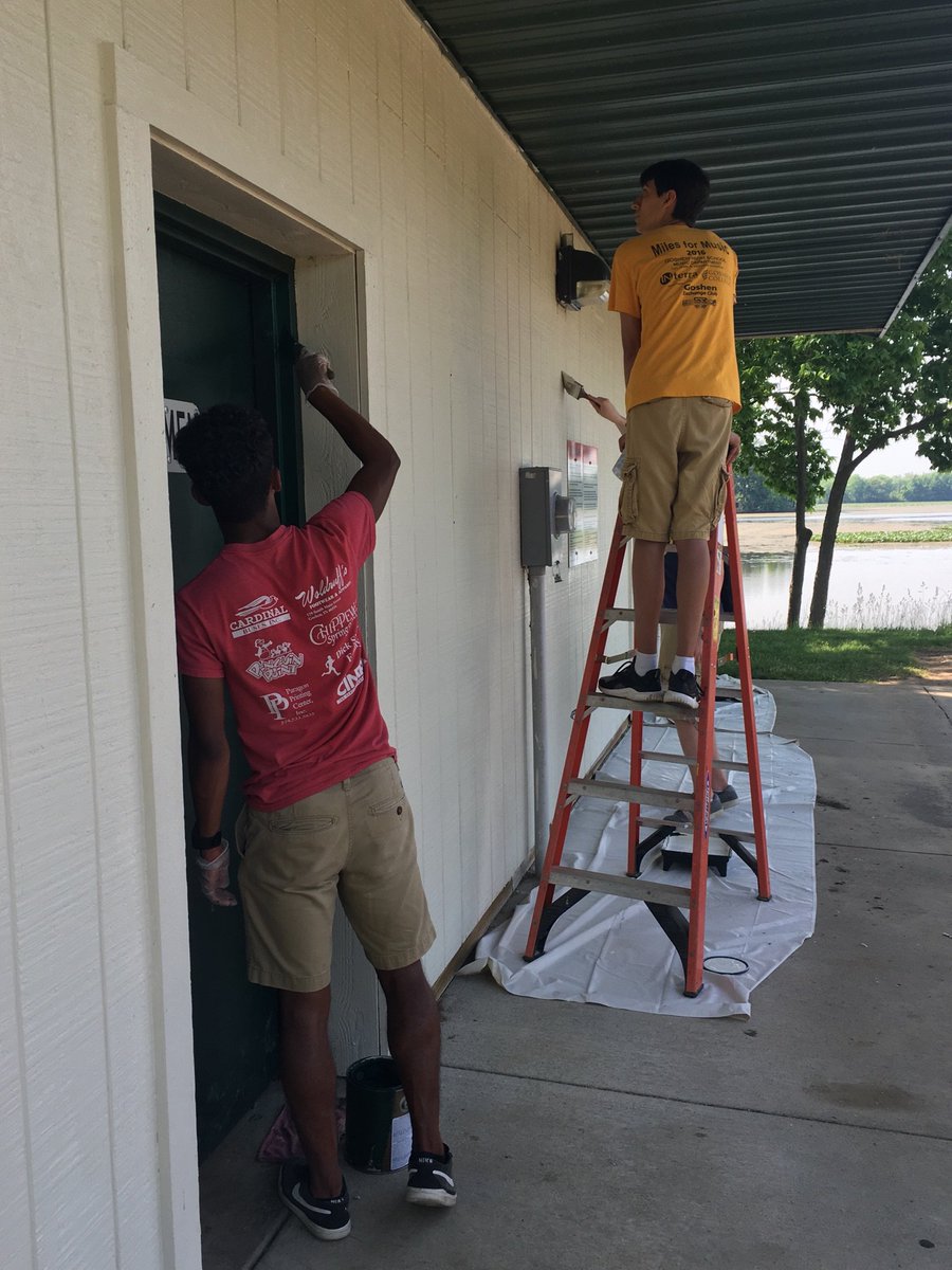 GoshenSchools's tweet photo. Painting at the dam. #ghsgivesback https://t.co/agBHfeo90Y
