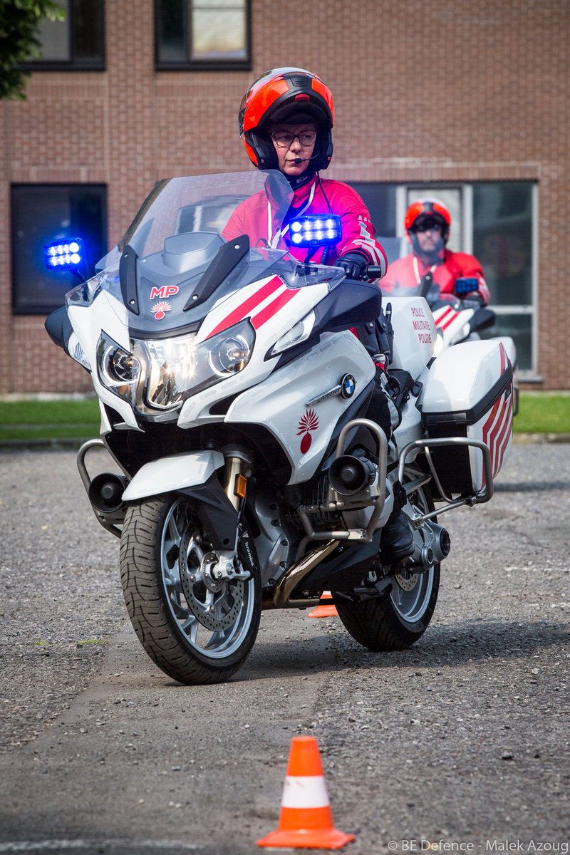 Belgian_Army's tweet photo. La Police Militaire reçoit de nouvelles motos.
 
Ce 29 Mai, la Police Militaire, en présence du Ministre de la Défense Steven Vandeput , a présenté les 74 nouvelles motos.
L’achat de ces nouvelles motos permettront à la Police Militaire d’exécuter leurs missions d’escortes. https://t.co/pYoLGl4HYX