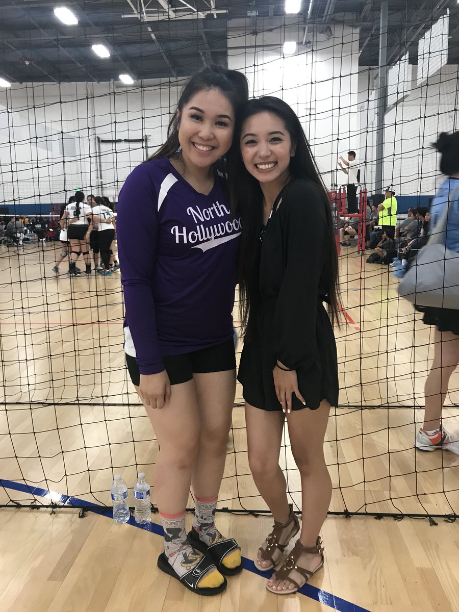 heyitsjheanel's tweet photo. Side note: met my favorite MUA at UG ๐ #unitygames2018 #swc https://t.co/vzXnSxtp9u