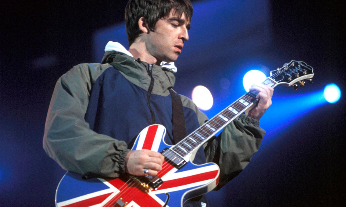 #TalDíaComoHoy, en 1967 nace Noel Gallagher, compositor, segundo vocalista y guitarrista principal de <a href="/oasis/">Oasis</a>