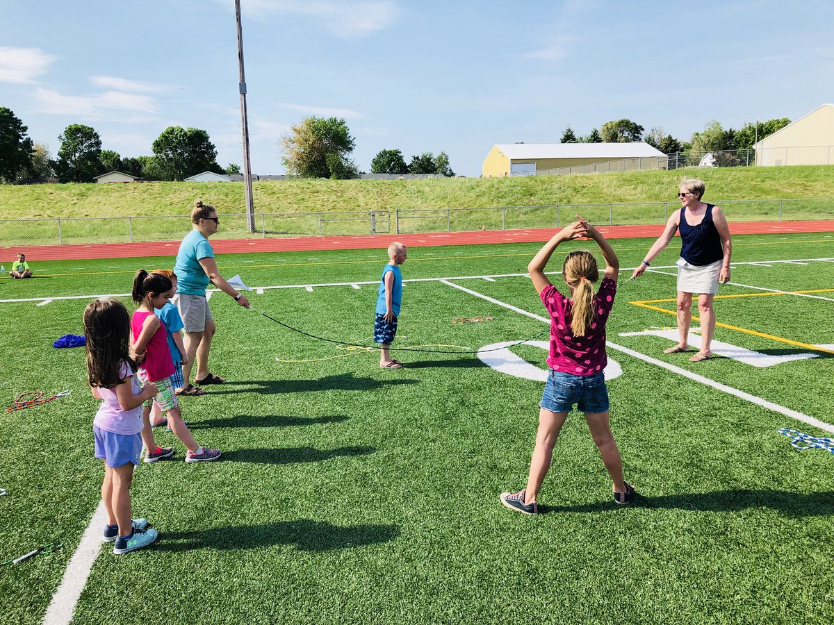 streeterpride's tweet photo. Field Day fun!! #joyfulleaders #kidsdeserveit #streeterpride https://t.co/PcRbx7yNBF
