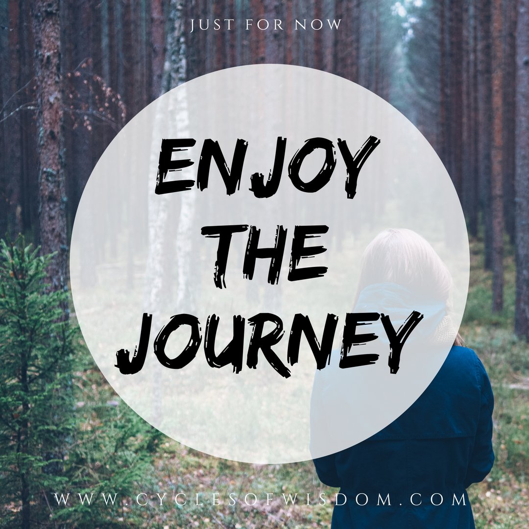 cyclesofwisdom's tweet photo. Happy #fullmoon in #Sagittarius! Enjoy the journey. Be spontaneous. Make your world bigger through expoloration, travel, and adventure. Learn how to work with the cycles of the Moon at: https://t.co/efIBZNTdGl #lunarcycles #moonmagic #lunarphases #feminininewisdom https://t.co/vSwlurSQgB