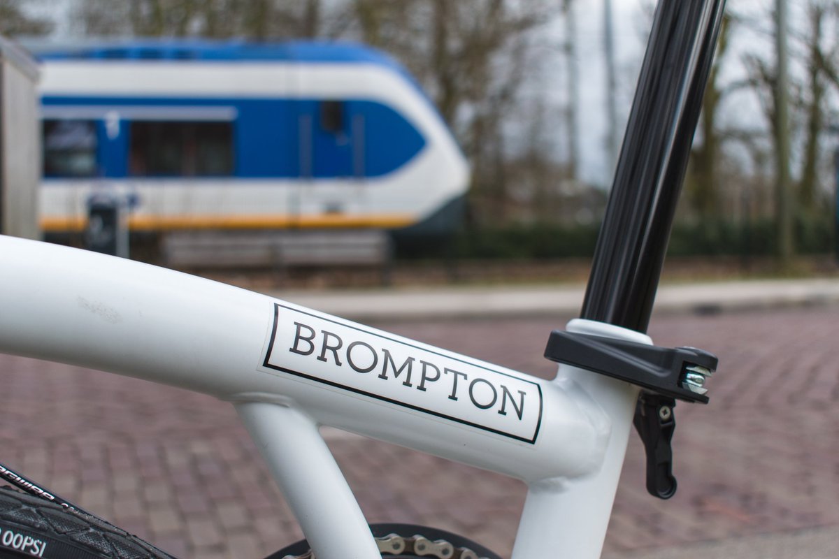 KokFietsen's tweet photo. Wist je dat je je vouwfiets gratis mag meenemen in de trein, zelfs tijdens de spits? Ideaal voor woon-werkverkeer of dagjes uit! https://t.co/IAaQ0CaKz2