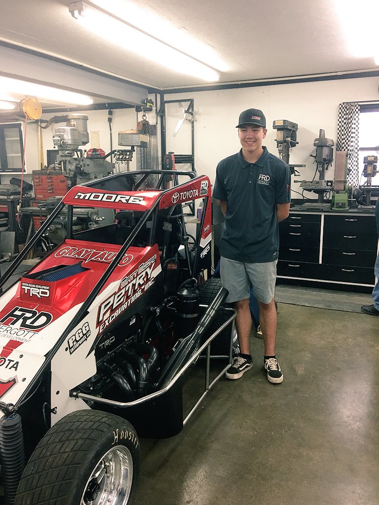 Mattm_9m's tweet image. Thankful. @ryanhergott @driveWFX @PetryMotorsprts #MidgetWeek!

Tue., May 29: @MontpelierTrack
Wed., May 30: @GasCitySpeedway
Thu., May 31: @LincolnParkSpee
Fri., Jun 1: @BloomSpeedway
Sat., Jun 2: @BurgSpeedway
Sat., Jun 3: @kokomospeedway