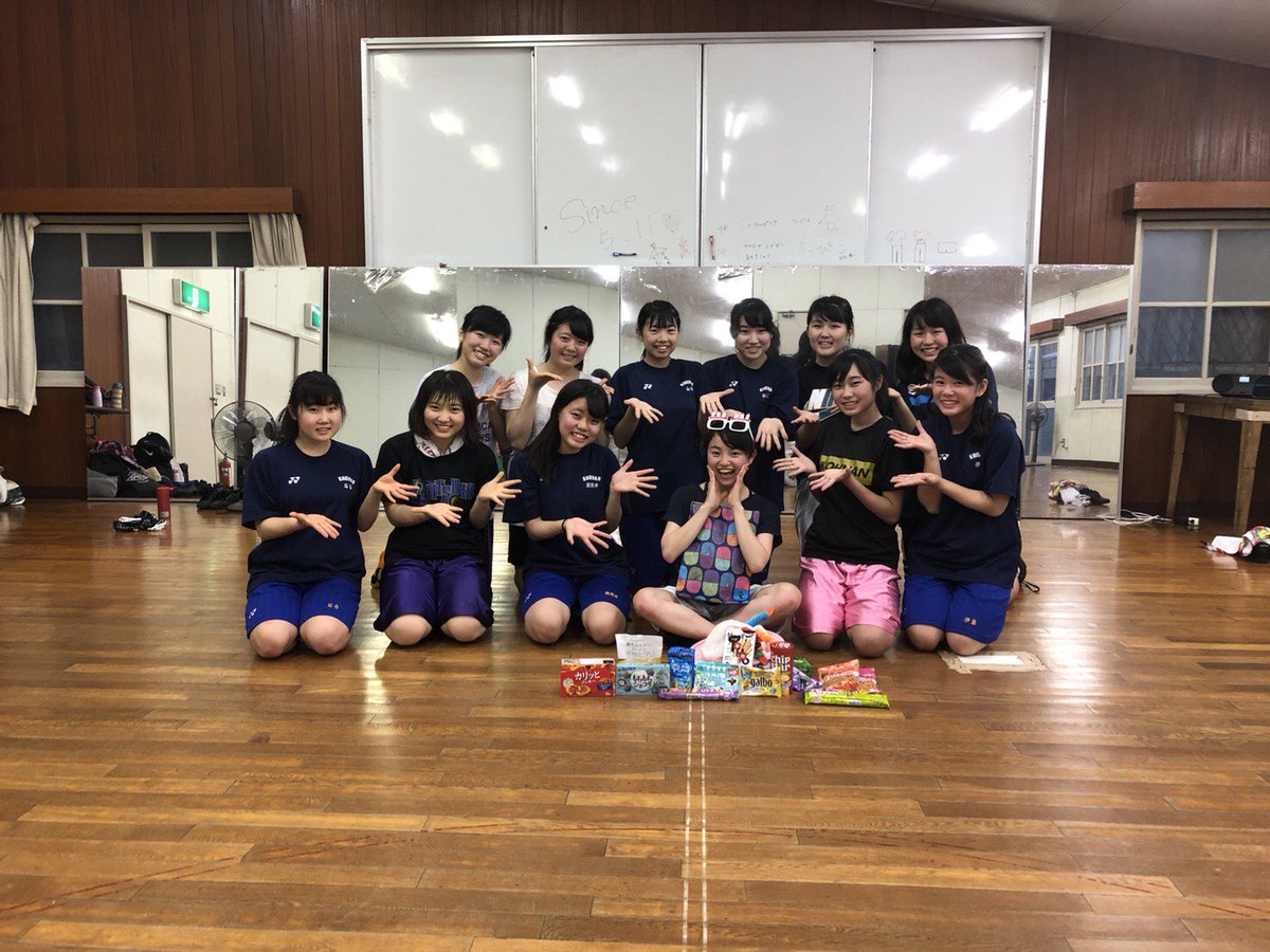 Kohnandance8's tweet photo. 昨日は我らが8代目のアイドル、ゆいなの誕生日でした🎂💛

可愛くて、頭も良くて、運動神経も良くて、完璧すぎる😵
ポーチとリップ使ってね💄

@Yuina78100956 https://t.co/ecrG8aYVHH