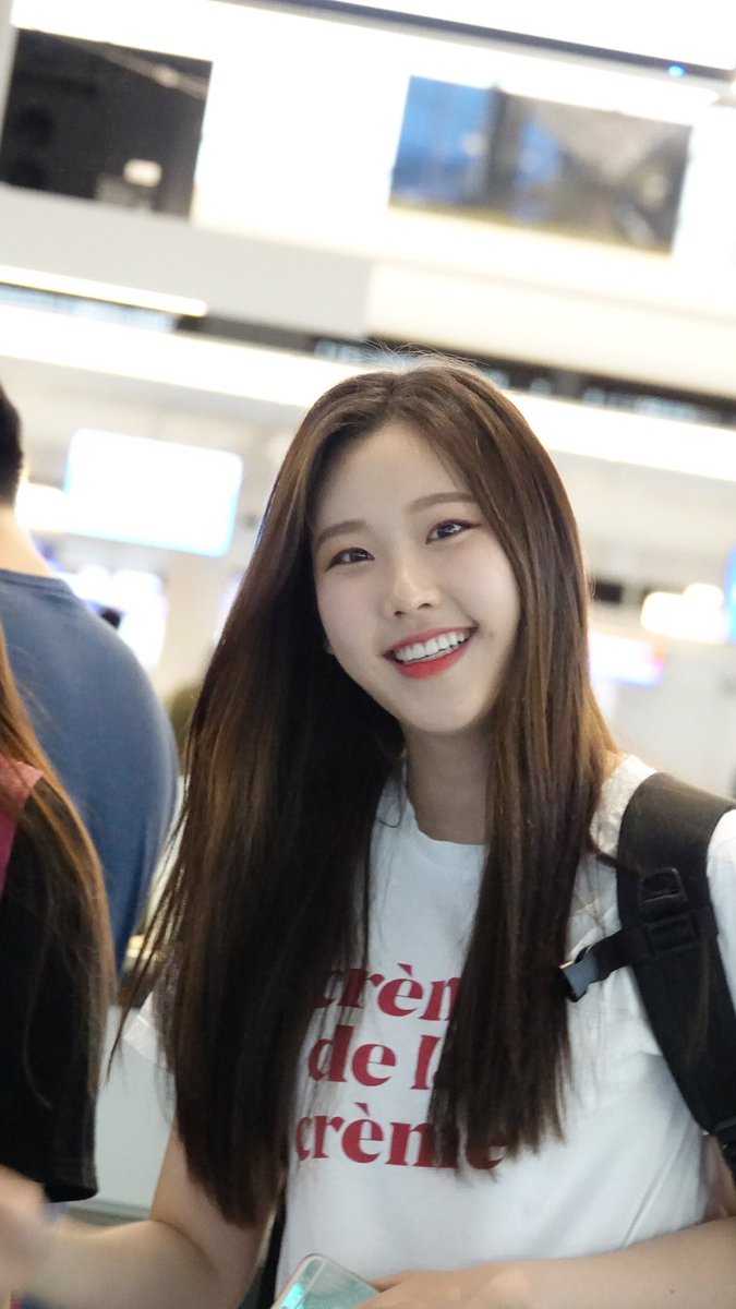 MOMOLANDPH1's tweet photo. [180529] MOMOLAND DAISY &amp; NAYUN 💓

📌Haneda Airport

©fumihiko23 
#モモランド #Momoland #Japan #0613release @MMLD_Official @MOMOLAND_japan https://t.co/qbJiDpDDSC