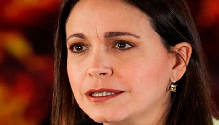 profesorlupa2's tweet photo. CARACAS = Da muy mala impresión ver a una enferma mental de la 3ra edad pegando alaridos y diciendo incoherencias en Altamira.
La señora María Corina Machado (a. “Dama Antañona”) debe recibir atención profesional, privada o del Estado. https://t.co/S0x4K5vw8k