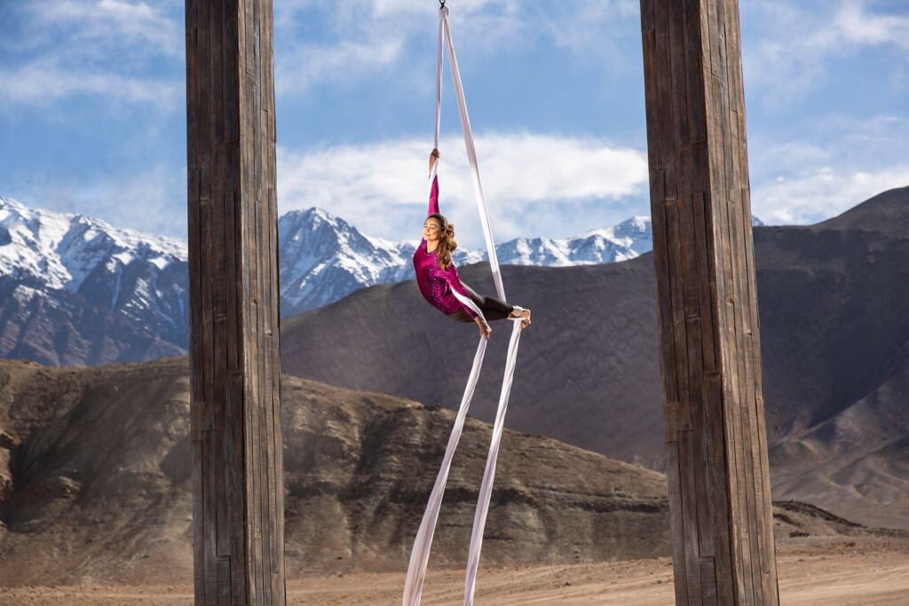 BeingSalmanKhan's tweet photo. Daisy . hows d aerial view of Ladakh ! enjoying kiya ? Best of luck . 

#Race3 #Race3ThisEid @ShahDaisy25 https://t.co/Jdhp8lqRg3
