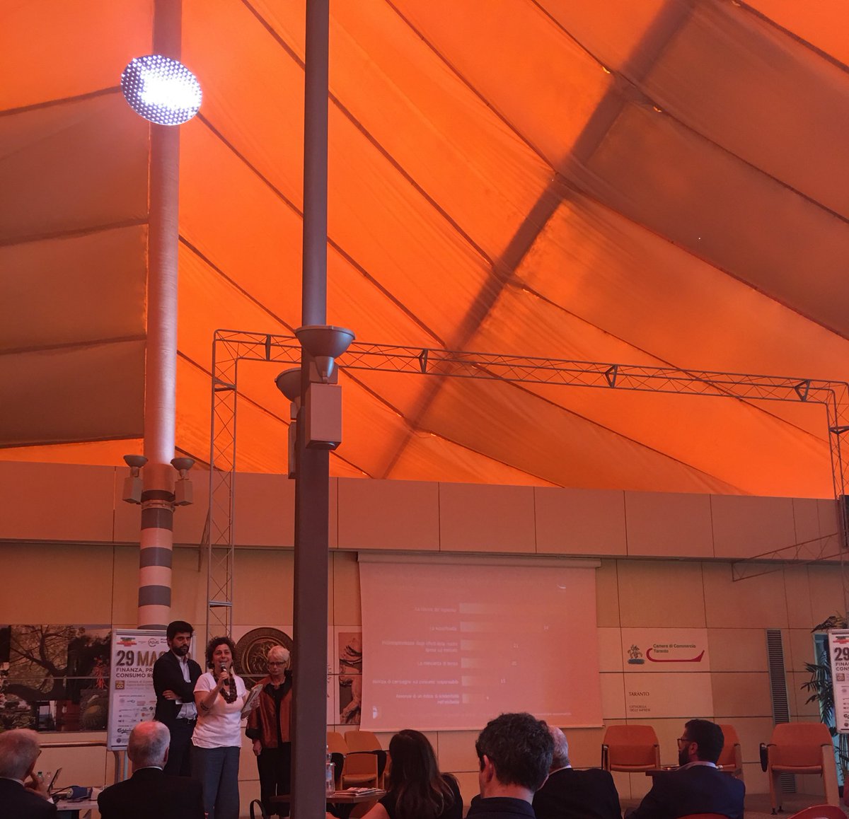 NeXteconomia's tweet photo. Una prima analisi dei dati con Laura Cantoni @PLEF_org #Astarea: i consumatori responsabili scelgono qualità con coscienza e realismo #FestivalSviluppoSostenibile #Goal12 https://t.co/zTzvmYrGtj