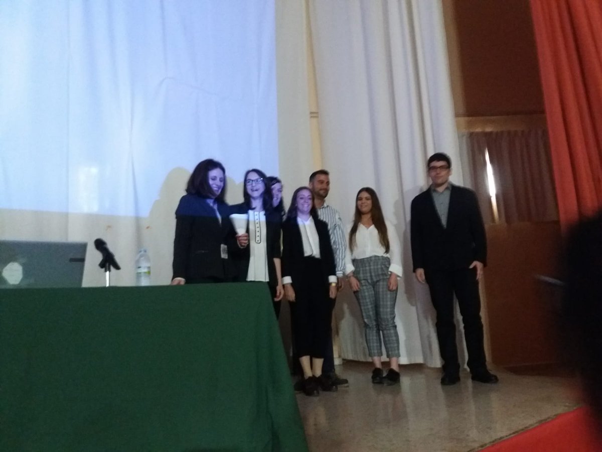 JoseMariaMJ96's tweet photo. Los cinco ganadores del concurso de currículums del @IESSanSebastian "El primer paso hacia el mundo laboral", junto a dos profesores. Estoy orgulloso haber sido elegido como uno de ellos. https://t.co/XmykX6CADF