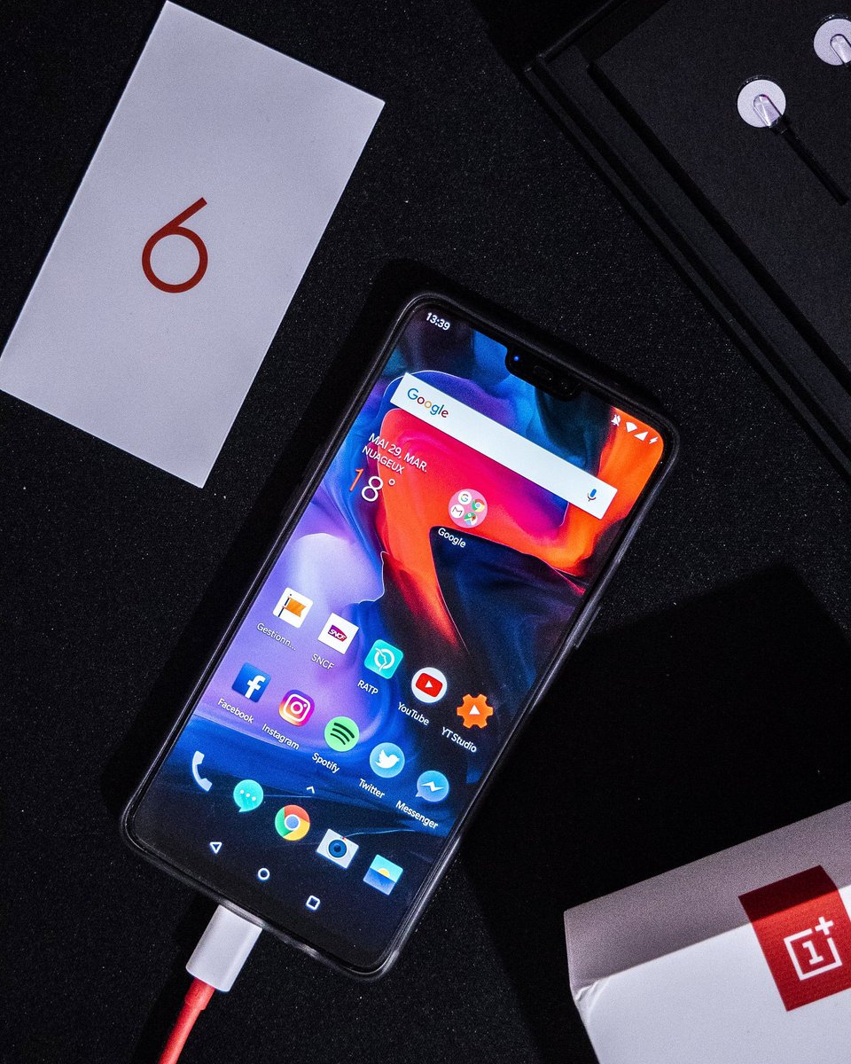 MrToon8's tweet photo. Coucou @oneplus ! On passe à la vitesse supérieure dès à présent ! #OnePlus6 #oneplus6launch https://t.co/TAy3N5gx7X