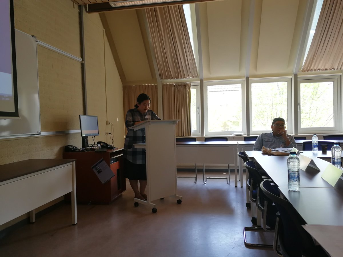 XixiNie's tweet photo. #DIAS2018 Tan Yujing shares her fruitful results from her Shenzhen fieldwork, on Chinese entrepreneurs in the digital age. https://t.co/NZf2K5qBuJ