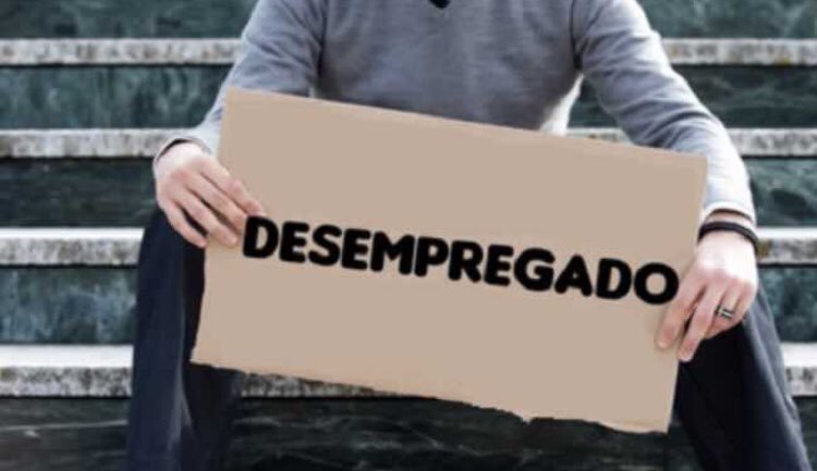 y1p2r's tweet photo. #MeioDoAnoChegouEeu ainda tô desempregado https://t.co/IWsLubN7py