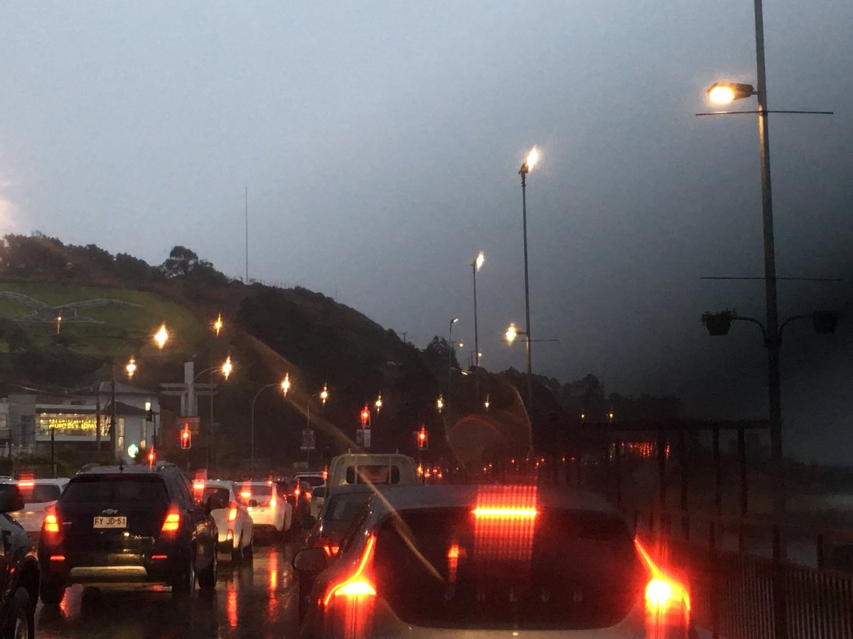 DefensaChoques's tweet image. Retweeted RVC-CHILE (@RVC_V_COSTA):

Retweeted Vero (@verosalaberry):

#Reñaca gran congestión vehicular hacia el centro de #Viña  @CEValparaiso @sitiodelsuceso @twittcafechile @alertaconcon @55_david @biobio @mbmradio @ucvradio