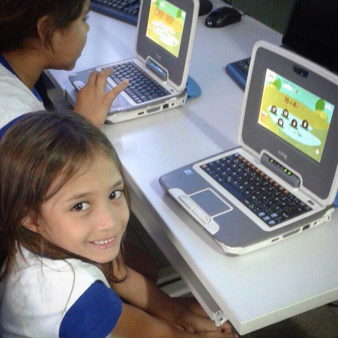 Brincando com Ariê 2 - Ariê na escola