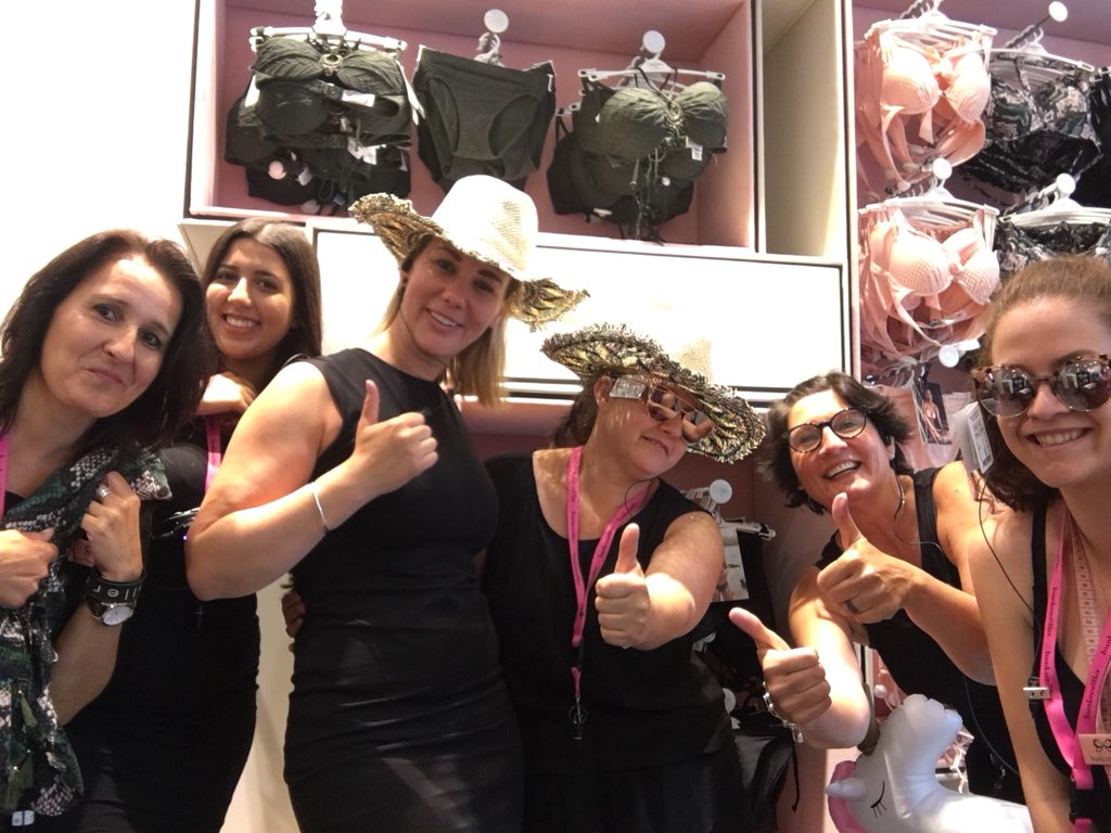 Dagje coaching wat heb ik dit gemist!!!!!@Hunkemoller <a href="/CarolineCaropms/">caroline pannemans</a> <a href="/HeidiBeek/">Heidi van der beek</a> #hkm#Hassselt