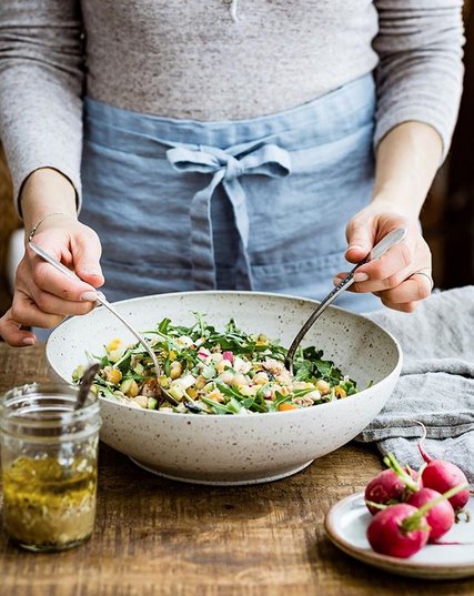 RAWHealthUK's tweet photo. We are #celebrating our champion ingredient today, #AppleCiderVinegar ! This #Chickpea #Salad from @aysegul.sanford is drizzled with a #RAW ACV , #Tahini , #OliveOil & #Lemondressing . How do you care for your gut health? #worlddigestivehealthday
https://t.co/8azKcipQLH https://t.co/1Ng5o7te7N