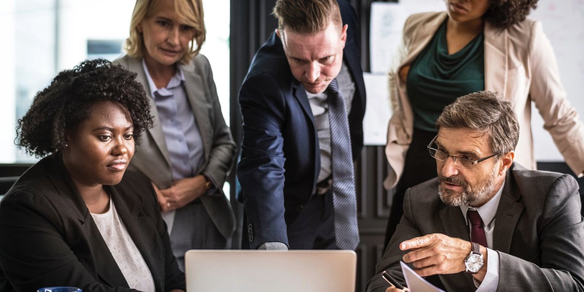 Je kan wel duizend-en-een beveiligingsmethodes toepassen... maar zolang jouw team er niet voorzichtig mee omspringt, is jouw netwerk niet optimaal beveiligd! Ontdek onze aanbevolen interne procedures voor een veilig netwerk! #blog #networksecurity
--> bit.ly/2xowSwf <--