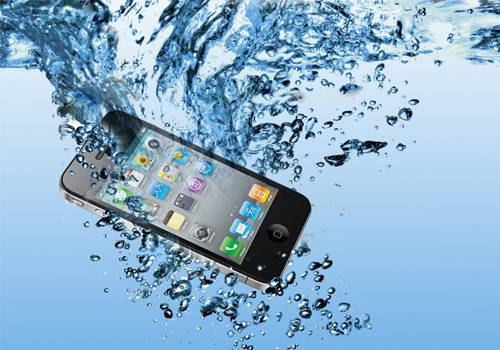 PhonesRFixed's tweet image. Did your #iPhone or #Galaxy take dip in the lake or pool this weekend? We can bring it back to life and make sure you get all of your data and pics backed up. If you bring it to us in the first 48 hrs we can save it! Visit phonesrfixed.com for a free estimate!
