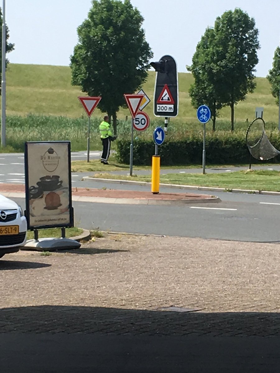 Lasser controle bij Avia tankstation