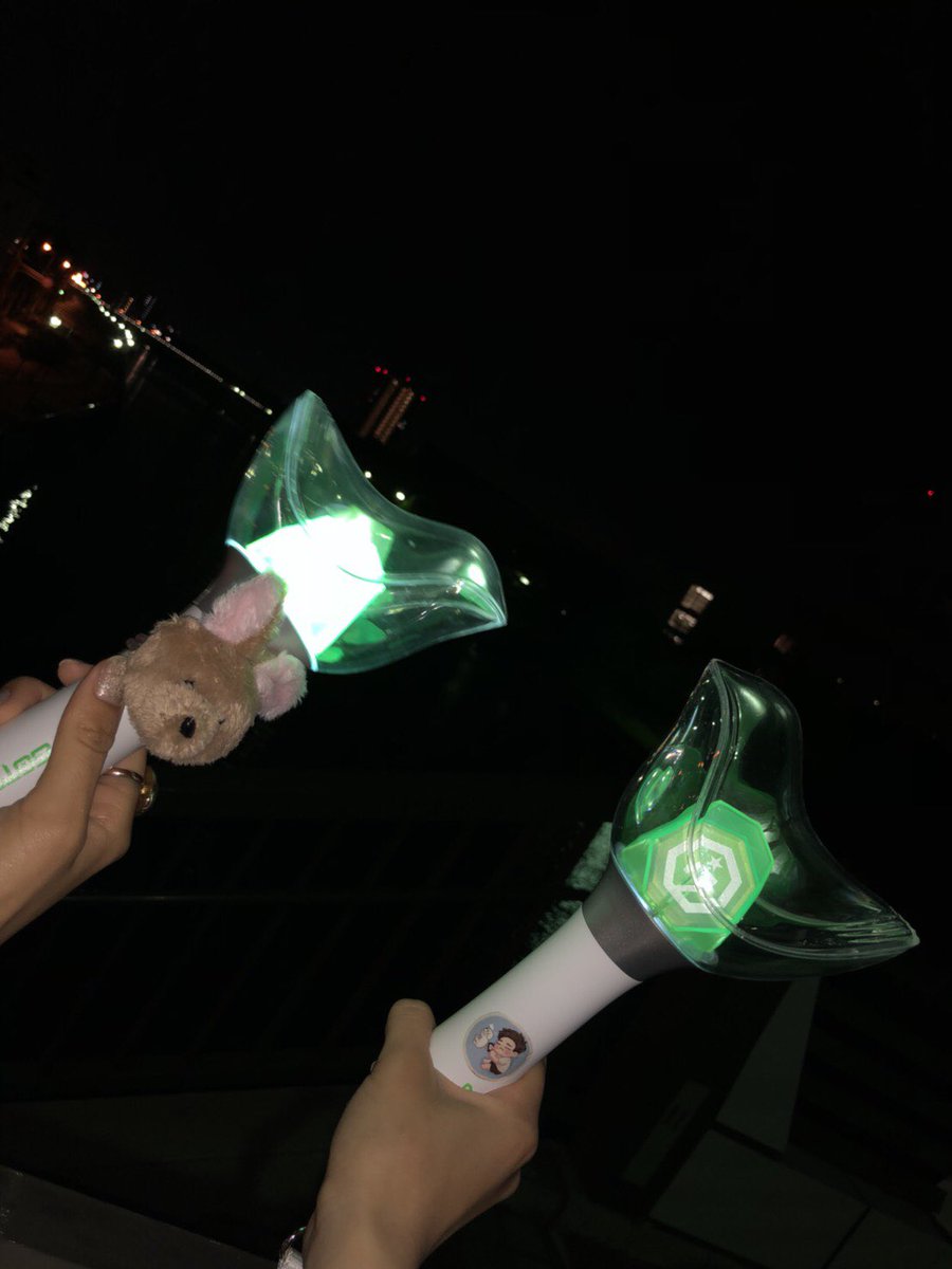 g_o_t_7_k's tweet photo. 昨日の余韻が抜けず今日ずっとふわふわ宙に浮いてる気分だった👼🏻（笑）
ゆりさんとまたこうやって参戦できたしガッセちゃんから幸せもらえて私は本当に幸せ者！！ハイタ当ててガッセちゃんに「ありがとう」って感謝の言葉が言えたらいいな😌❤︎
@g____jae https://t.co/sxU1sJ0TSA