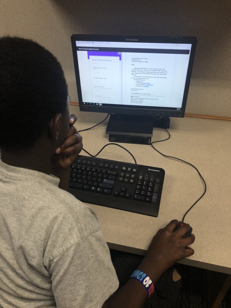 jmac8229's tweet image. Reading and listening to think critically and be problem solvers...digital breakout style! #studentchoice #workcanbefun #BBK @wle_elem1955