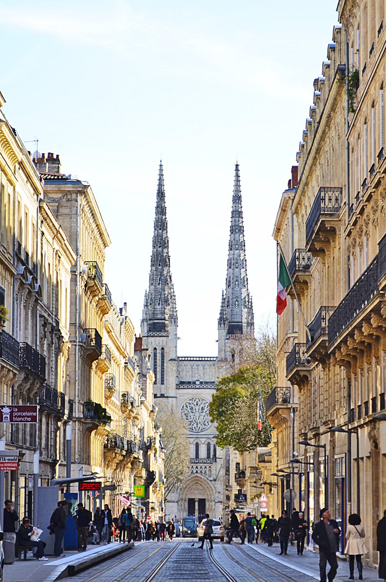 For this #TravelTuesday, we'd like to see your most beautiful pictures of #Bordeaux! 📷 Tell us: what is your favourite place in our city? 😍 #TopFrenchCities