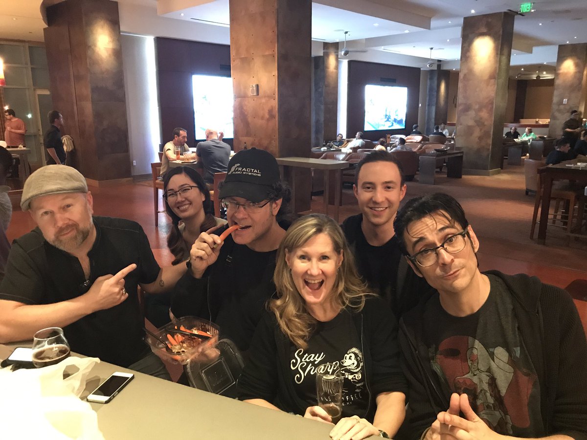 TheVeronicaT's tweet photo. Five voice actors walk into a bar... (add punchline here) @VoiceOfVegeta @SeanSchemmel @MaxMittelman @Mark_Meer Thanks @MegaConOrlando for an amazing weekend!! #MEGACON2018  #MegaConOrlando https://t.co/tTiQSsVo2k