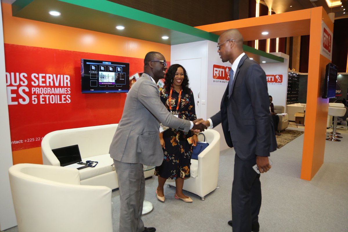 RTIDISTRIBUTION's tweet photo. #DiscopAbidjan2018 Les équipes de la @RTI_Officiel s'activent pour fournir aux téléspectateurs les meilleurs programmes TV et présenter aux acheteurs le cataglogue de films ivoiriens. #MyDiscop #DiscopAbidjan https://t.co/emIba700YK