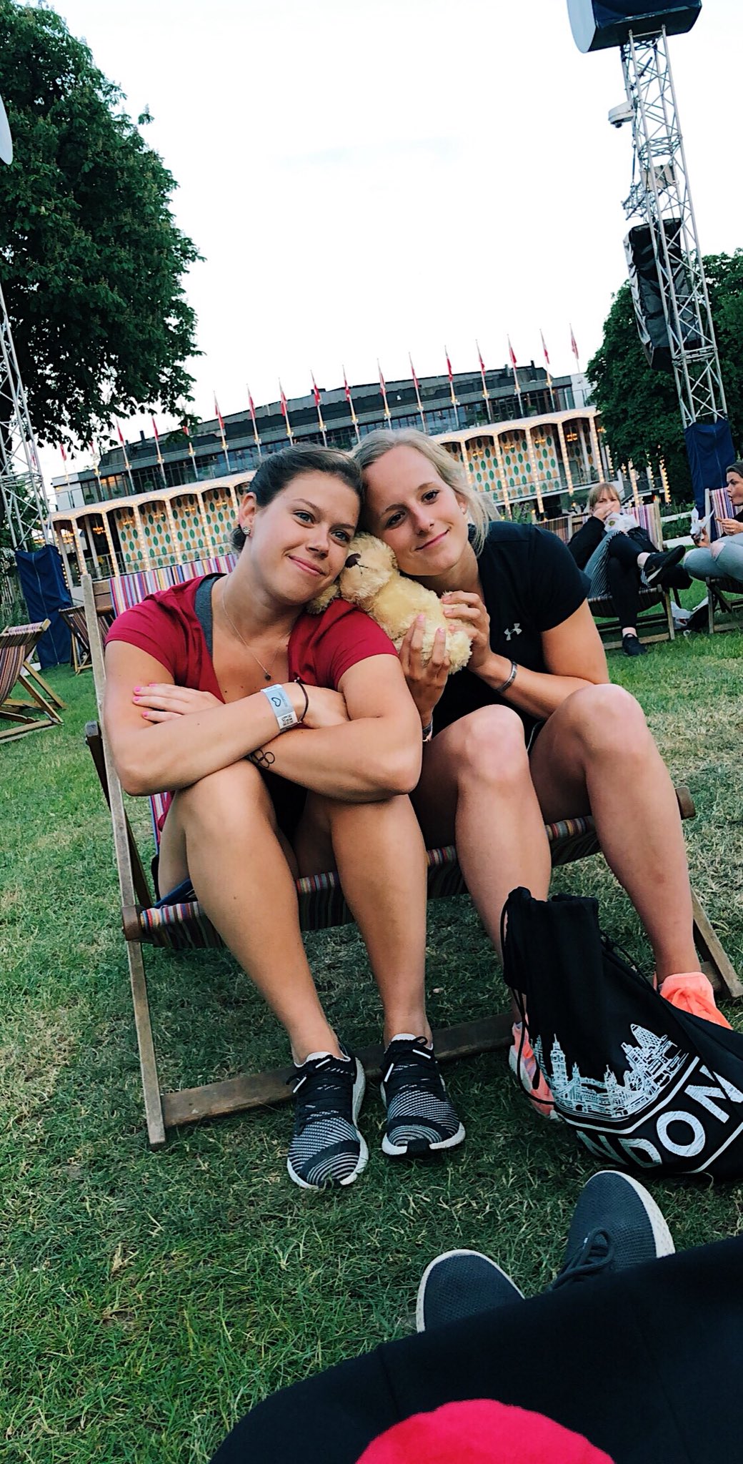 Sidney Morin on Twitter 