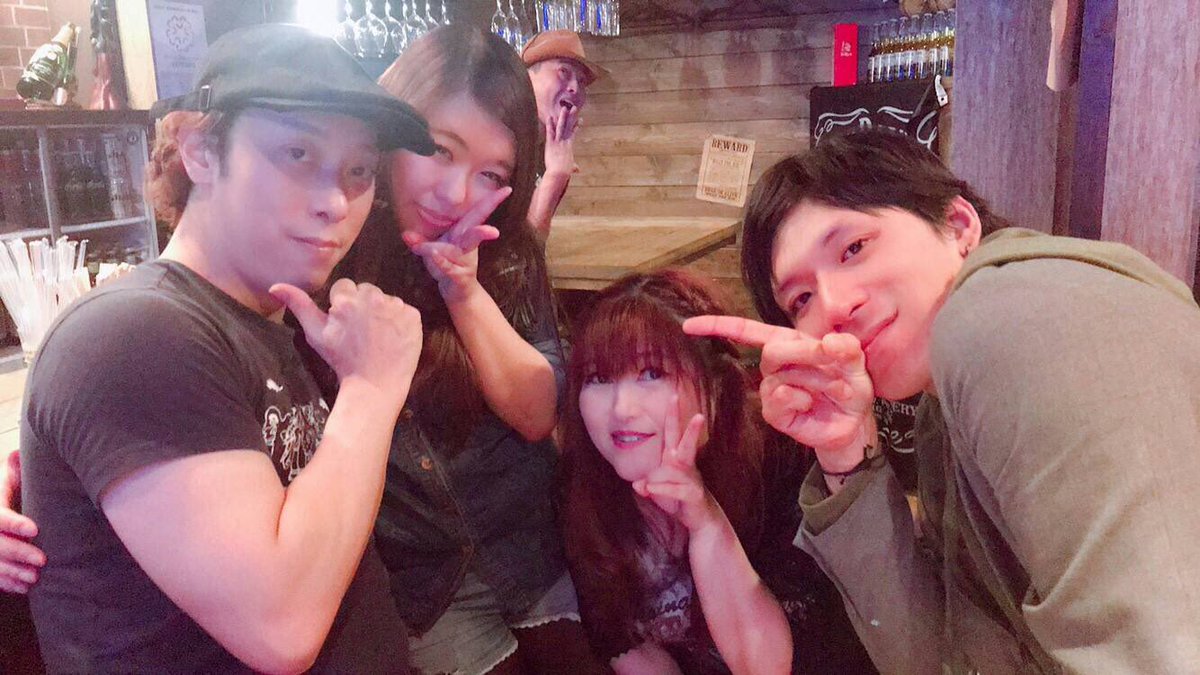kogujun0305's tweet photo. 昨日の呑み会メンバーが楽し過ぎて呑み過ぎました(笑)いつもの事ですが！
楽しかった∩^ω^∩

#ミナミ
#BONBAR
#木暮淳
#新免誠也
#松井悠
#和泉大輔 https://t.co/KUyMubJSQr