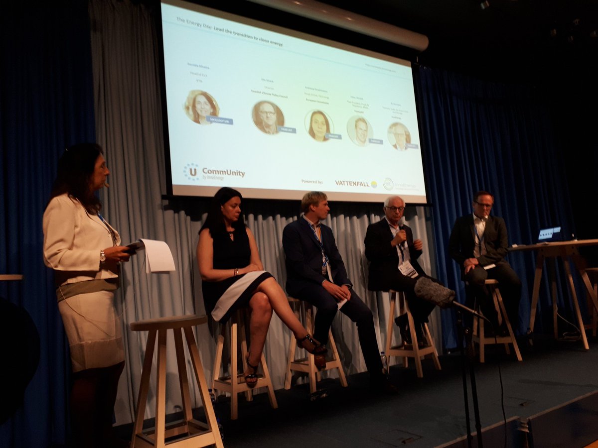amirabidawi's tweet photo. #EUSEW18 #TheEnergyDay We need to work together to reach the climate goals 😍 https://t.co/fXxhXbd5QP