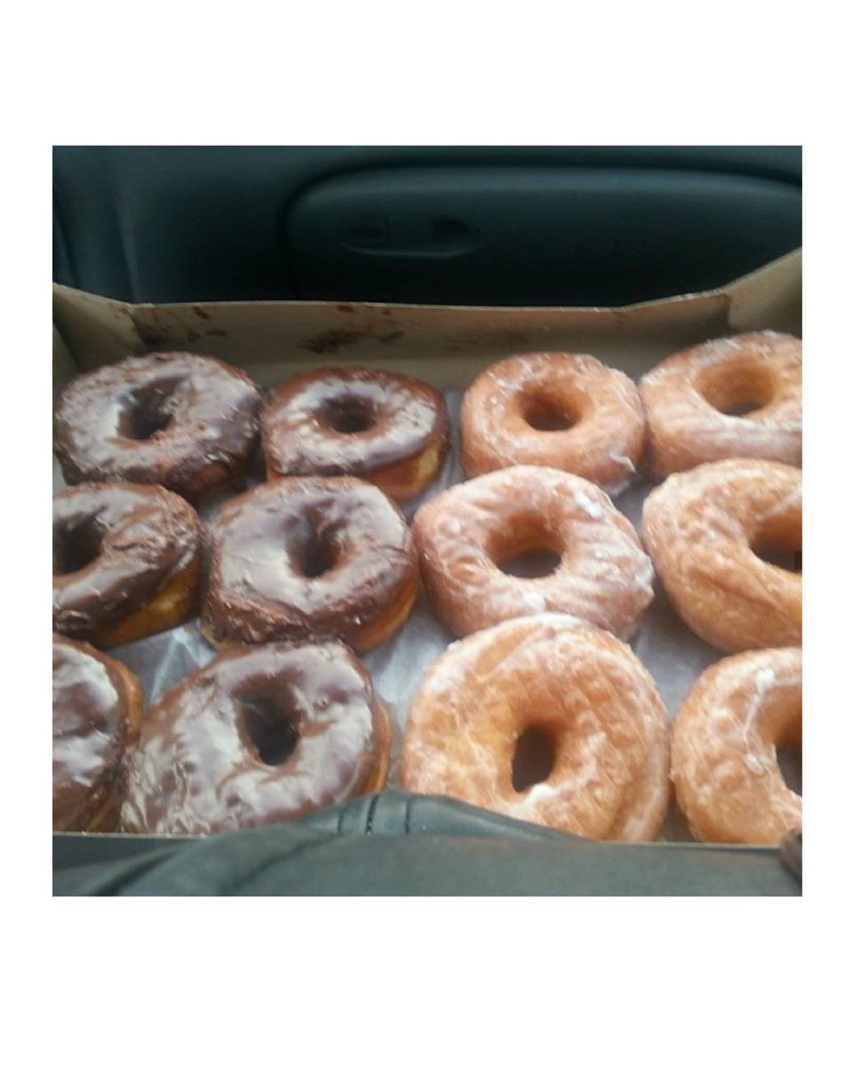 OFdonutsChi's tweet photo. One of our customers decided to go in early to the office and play a pick up game, 6 on 6.
#facts #chicagosbest #oldfashiondonutsinc #chitownfoodies #donut #donutislife #bestdonutsintown #glazedonuts #oldfashiondonut https://t.co/hNLyM6XBGt