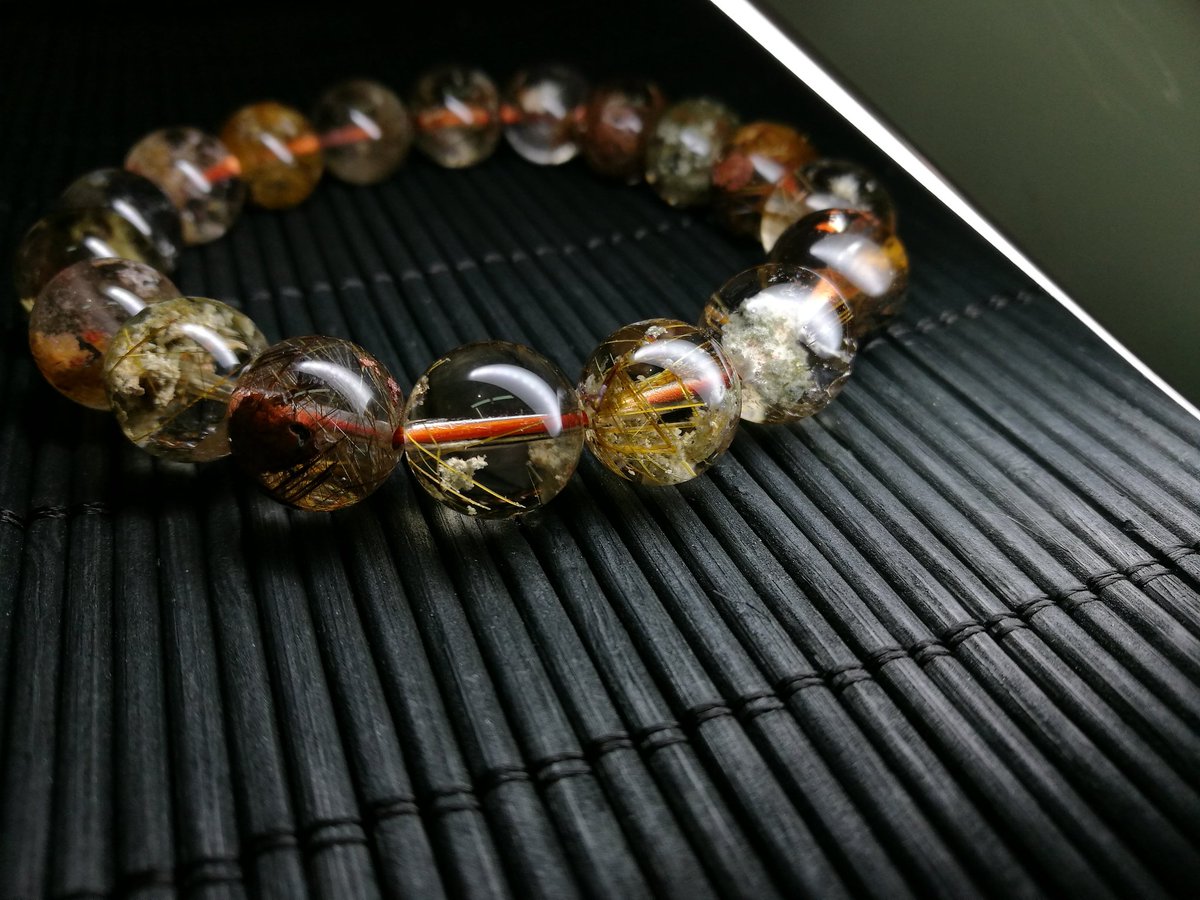 hsgemstone's tweet photo. Rutilated Quartz with Lodolite inclusion https://t.co/0VMqb78rKY