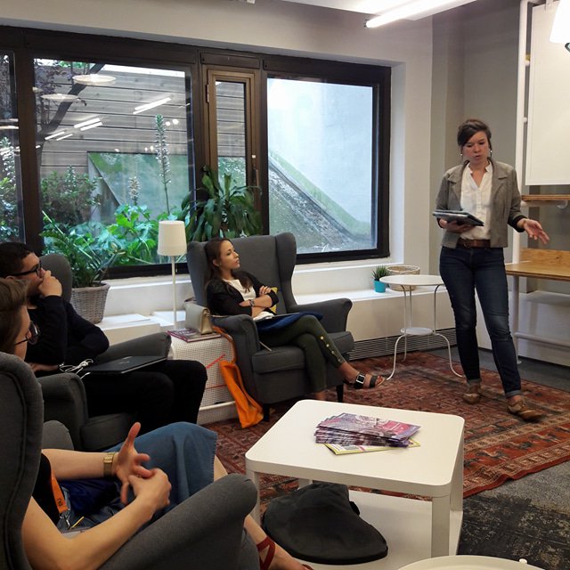Adan_Media_'s tweet photo. RT @ChutMag: Ce n'était ni un #quizz de Culture Générale ni un Pictionnary mais c'était tout aussi convivial. Merci à @Nextdoor_fr de nous avoir permis d'animer ce #colunch sur le #socialmedia de façon ludique ! #collaboratif #conteusenumérique #coworkin… https://t.co/94Y6h9V3D6
