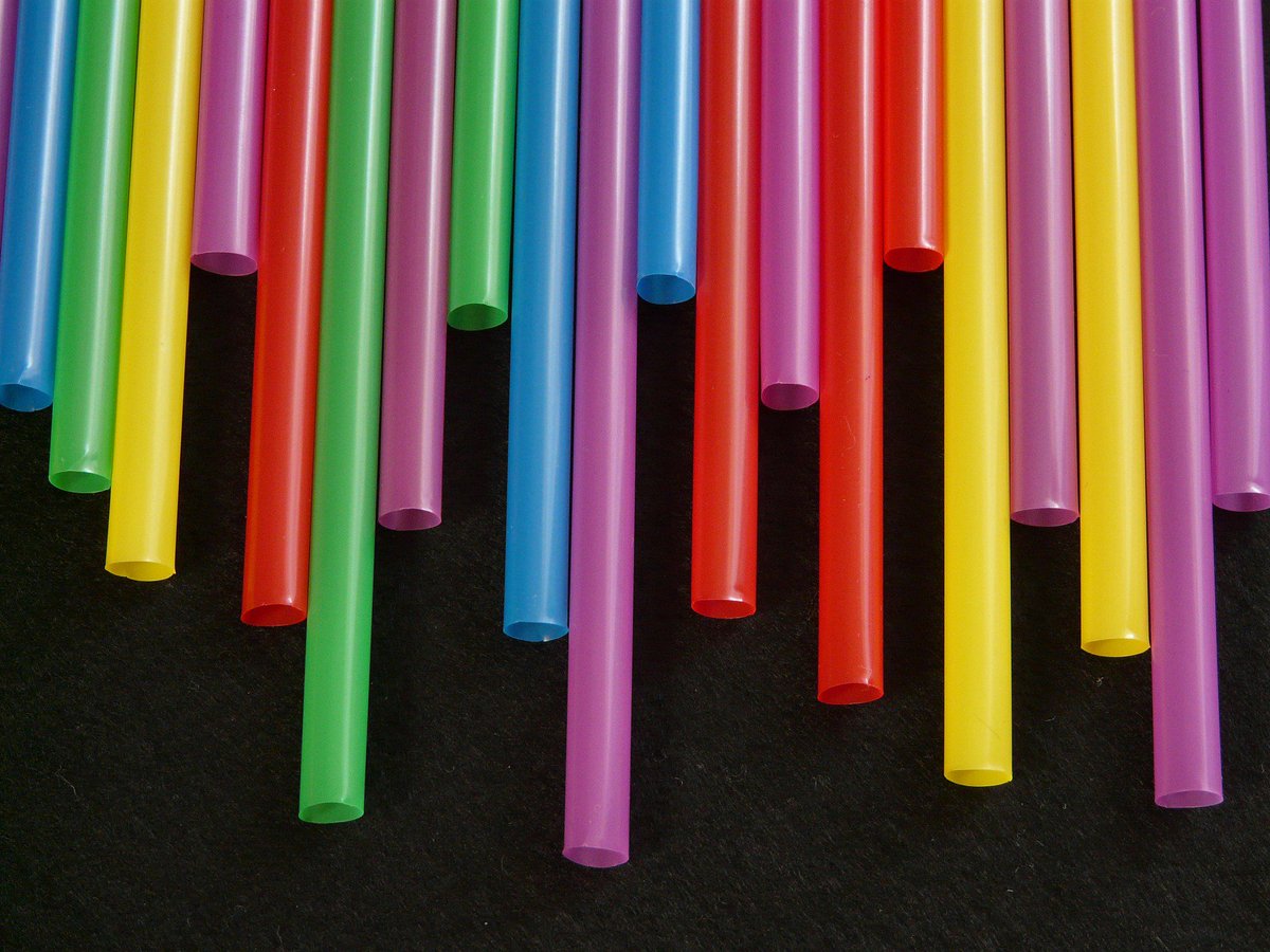 minimoimpatto's tweet photo. Europa: messa la data di scadenza alla plastica monouso e obiettivo 90% riciclo bottiglie PET https://t.co/fYXVlQZW6J https://t.co/HgnGi5e9yZ