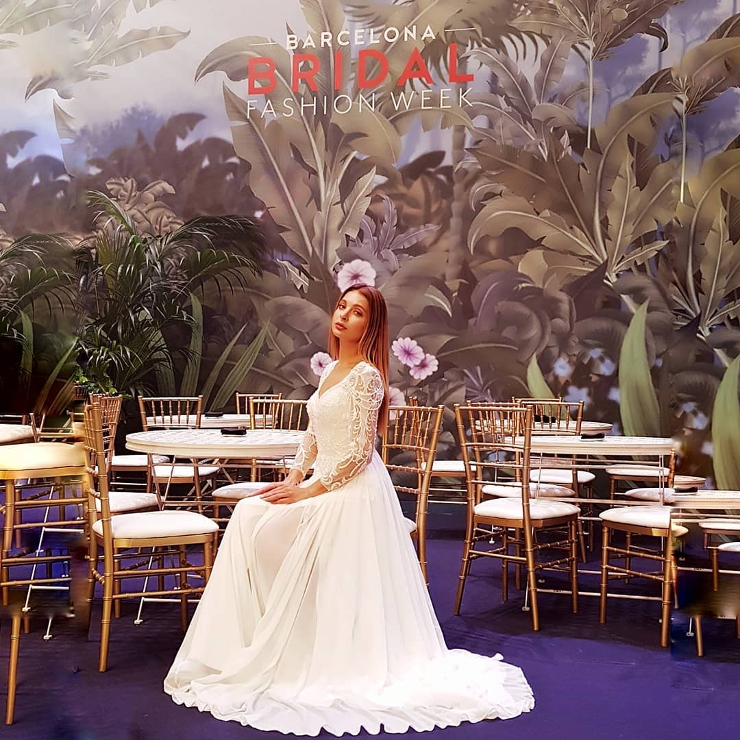 Lenovia_GC's tweet photo. Just found this photo from #BarcelonaBridalFashionWeek2018!😍
#bbfw18 #bbfw #barcelona #barcelonacity #tradeshow #lenovia #lenoviabridal #by #ginocerruti https://t.co/6wIaa1wPIH