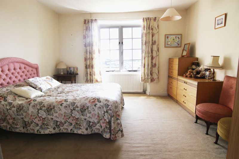 Stevens Estate Agent tweet media