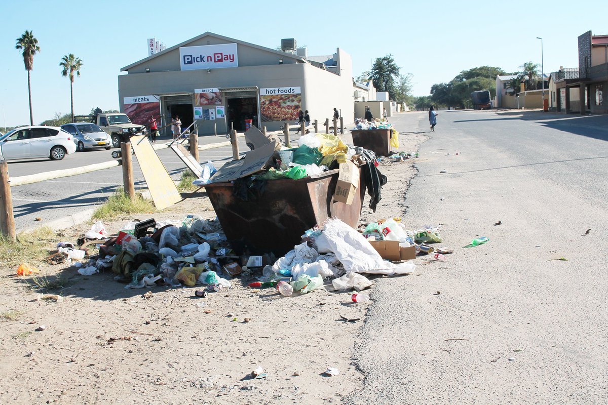 TheNamibian's tweet photo. WHAT CLEAN-UP? … Although some residents of Okahandja also participated in the #cleanNamibia campaign in the township, the town area was neglected. There was an unsightly pile of garbage next to refuse bins near the Pick n Pay outlet on Saturday morning.
Photo: @Nam_walter https://t.co/wG8Xw7FZwu