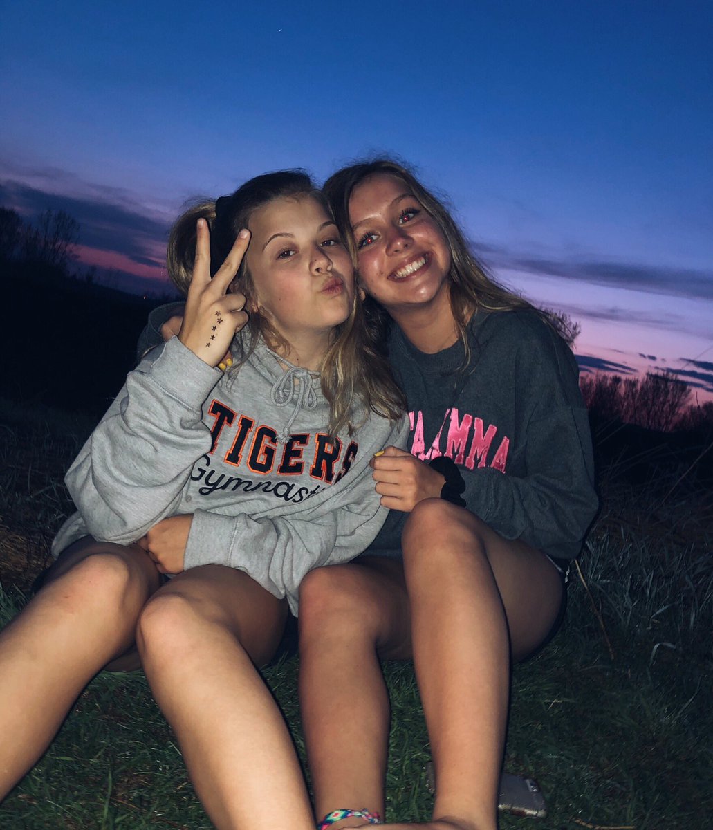Maddie Roschen tweet media