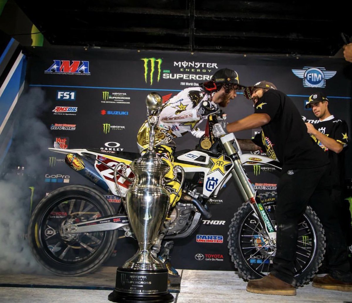 Jason Anderson takes the win at the #AMASuperCross
Photo: Richard Shepherd@dragonalliance