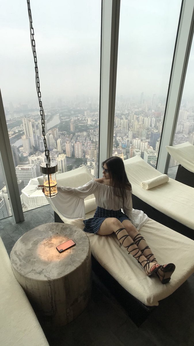 Traveling - it leaves you speechless, then turns you into a story teller. 

(Photo by instagram.com/lindaxz) 
#MichaelLouis