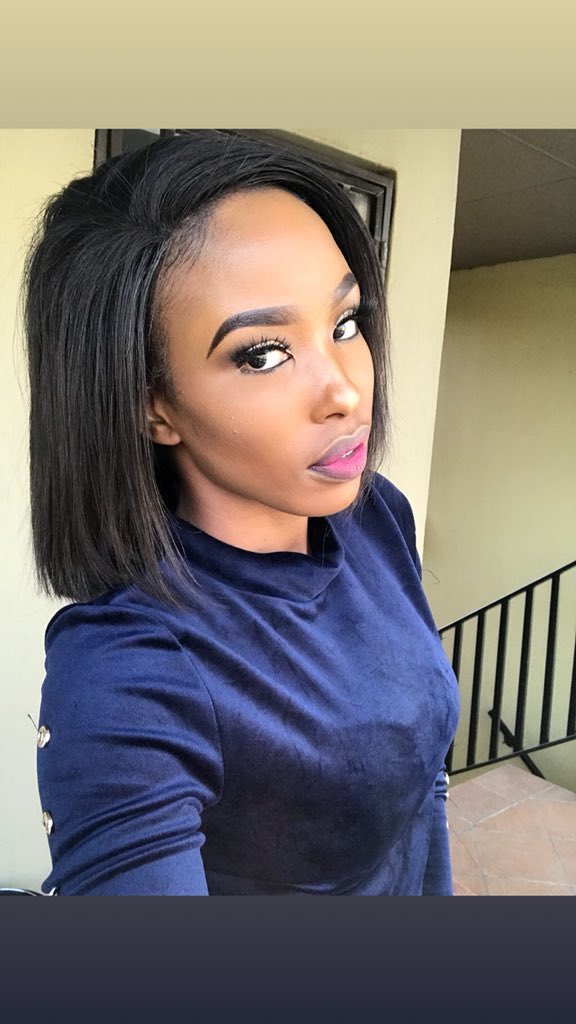 Sihlezi_N's tweet photo. Hi guys. I’m a makeup artist based in midrand but can also do house calls. I’m trying to raise money to pay for my fees. Please retweet, my next client could be on ur timeline🙏🏽 Thank you, May God bless u 🙏🏽🙏🏽🙏🏽🙏🏽🙏🏽🙏🏽 https://t.co/ZoXcXknY7r
