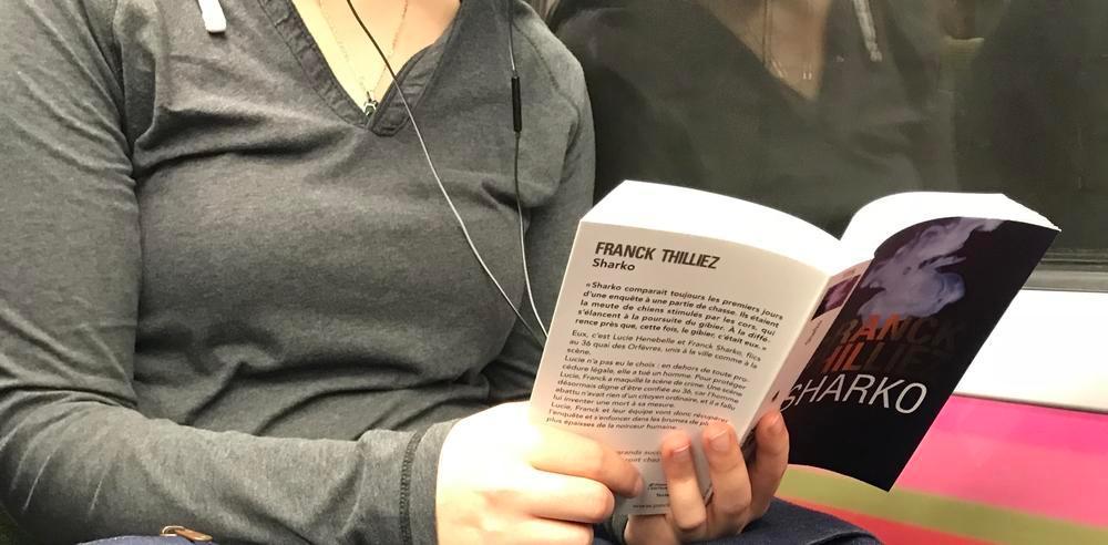 Telerama's tweet image. Un inconnu, un lieu, un livre : mes vacances avec “Sharko” telerama.fr/livre/mes-vaca…